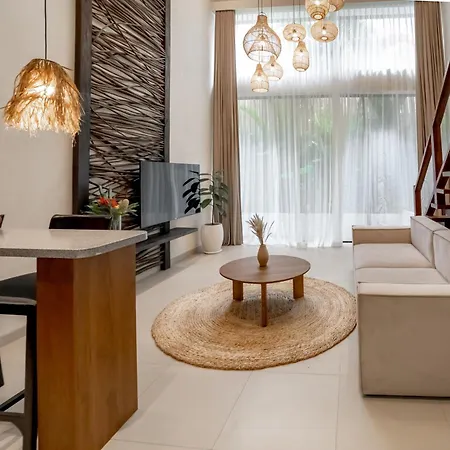 Sunny Cuddles Villa Canggu  Ruang foto