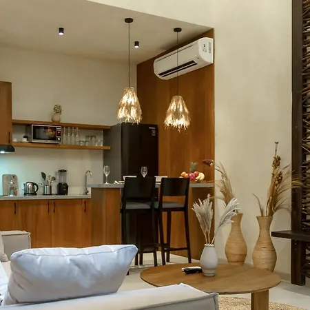 Sunny Cuddles Villa Canggu  Ruang foto